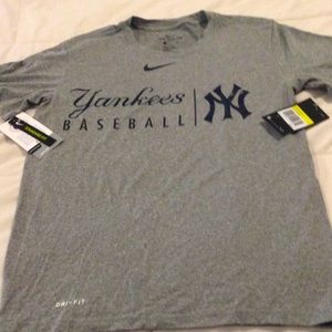 NWT NY Yankees gray Nike Dri-fit tee shirt, small.